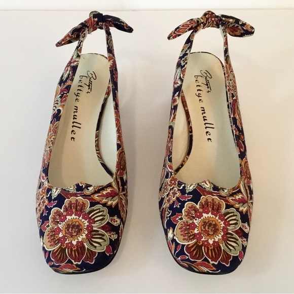 Bettye by Bettye Muller ‘Wisp’ Slingback Pumps - Picture 3 of 12